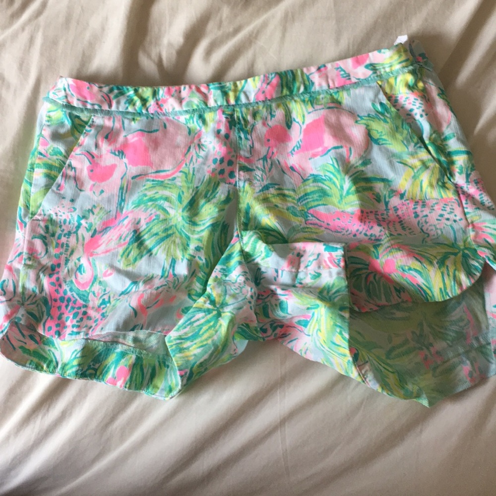Lilly Pulitzer shorts 🌴